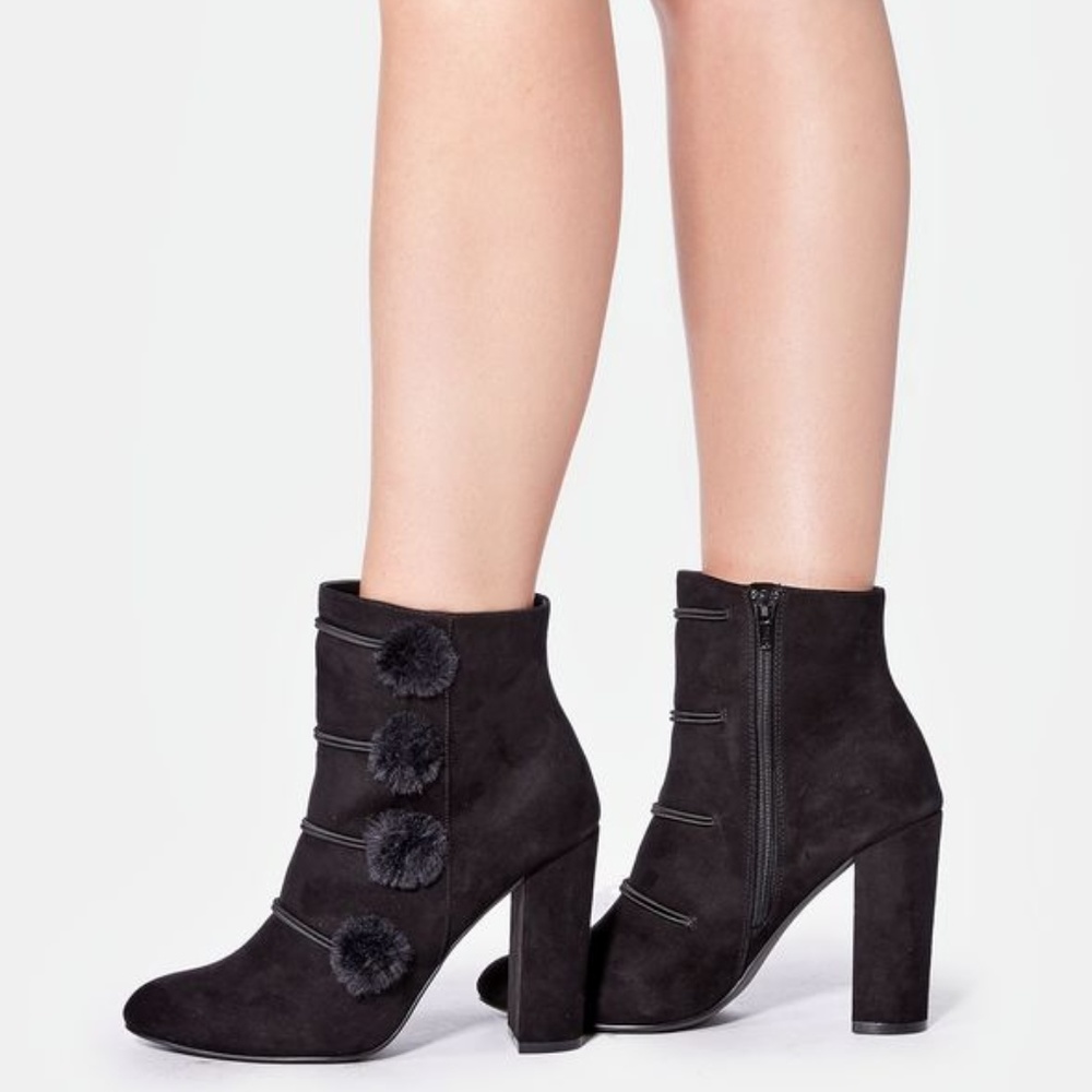 Isabella Bootie Fashion Bootie Lush Pom Pom NIB